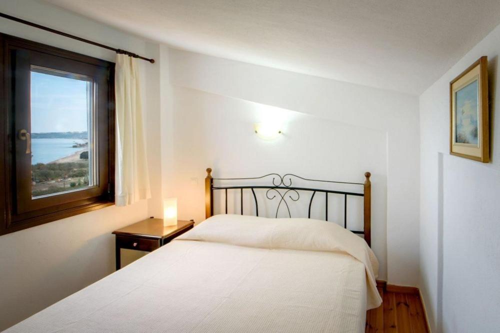Katevi Luxury Seafront Villa Ierissos Dış mekan fotoğraf