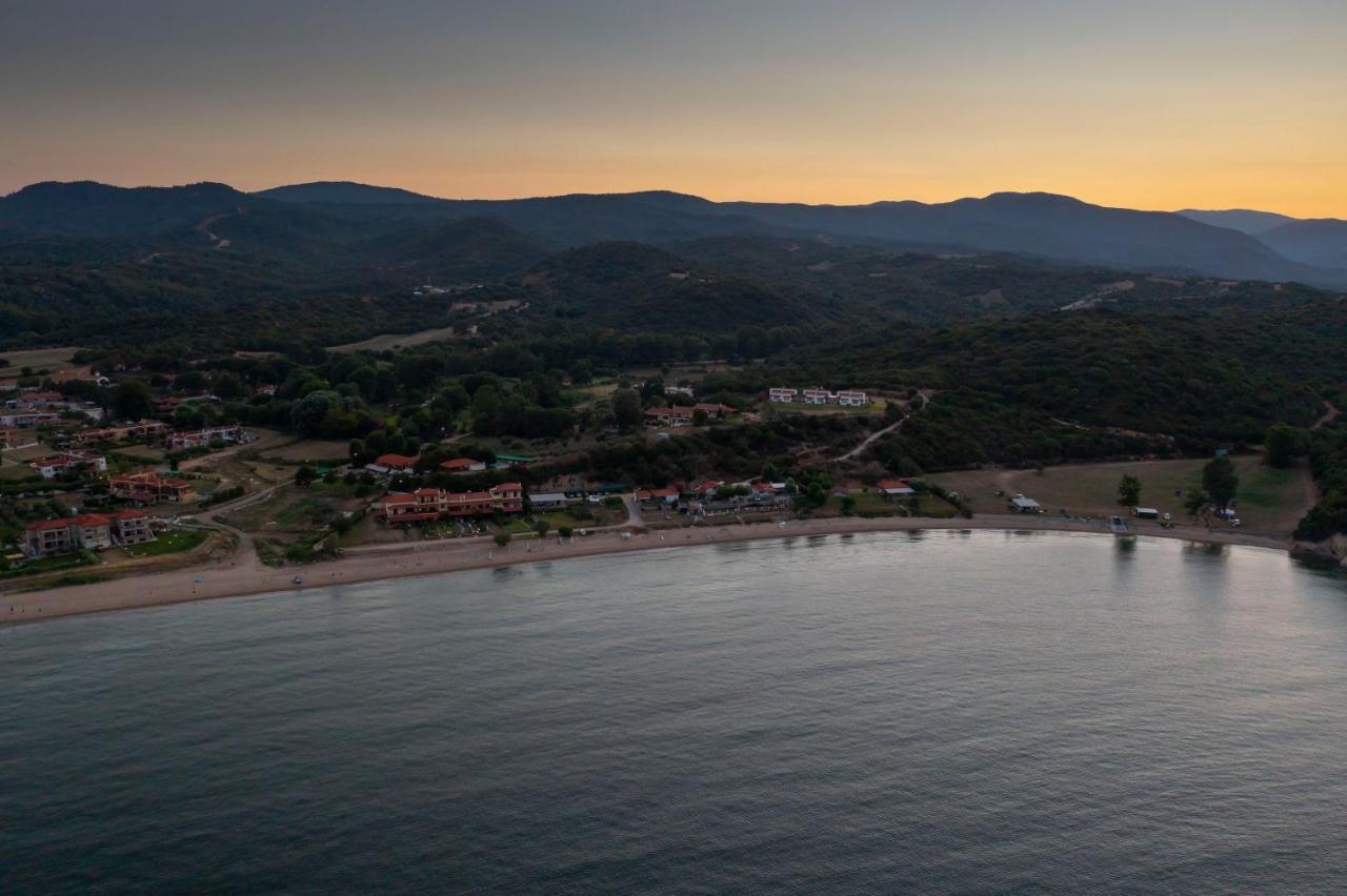 Katevi Luxury Seafront Villa Ierissos Dış mekan fotoğraf